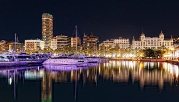 Centrum F Alicante Bagian luar foto