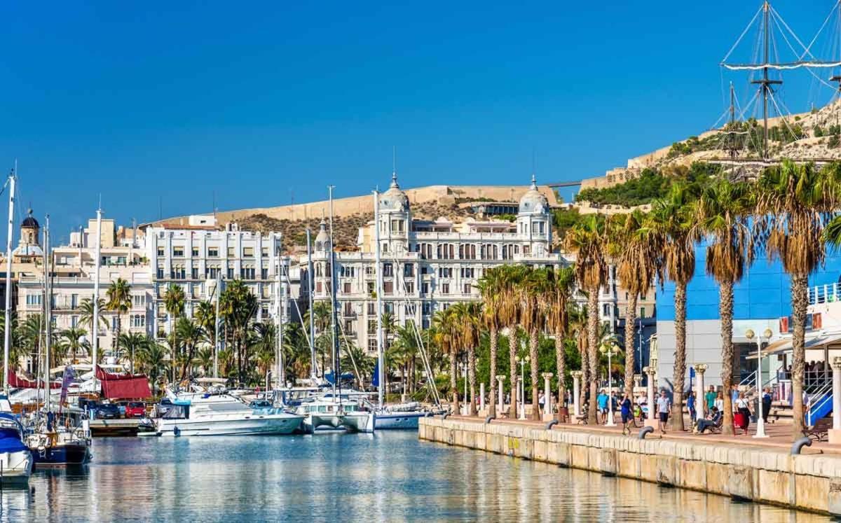 Centrum F Alicante Bagian luar foto